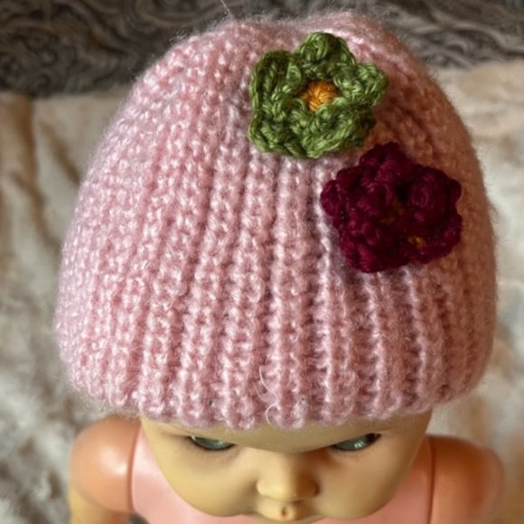Hand knit Pink Baby hat with Crochet Flowers New - Picture 6 of 9
